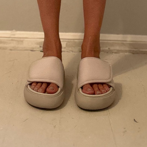 Light Stone Velcro Strap Slides - Picture 7 of 8